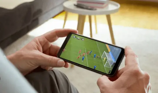 When quick games meet rushed phones